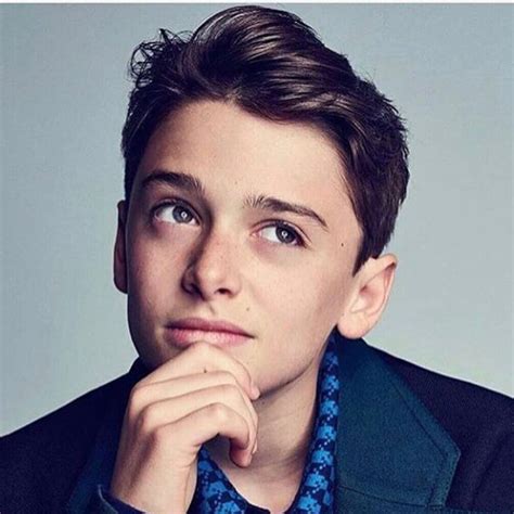 noah schnapp age.